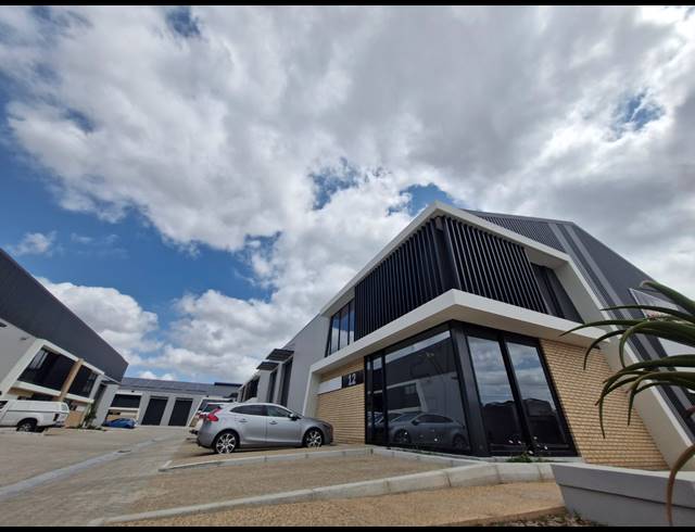 565M² WAREHOUSE TO LET IN STIKLAND INDUSTRIAL